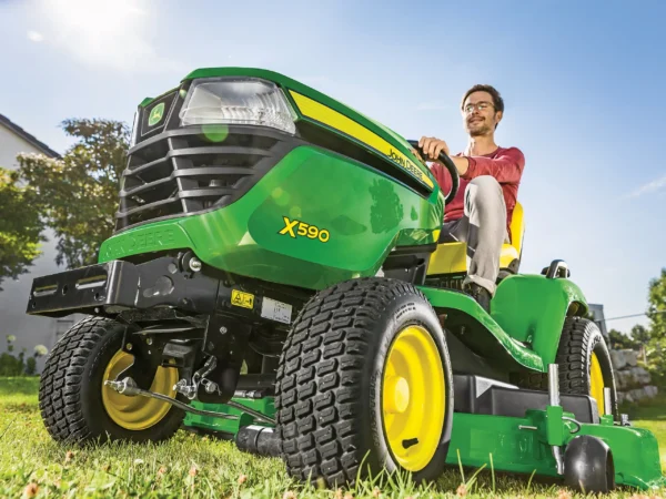 r2g024914_LSC Tondeuse autoportée John Deere X590 + carter de coupe 48" (122 cm) Accel Deep